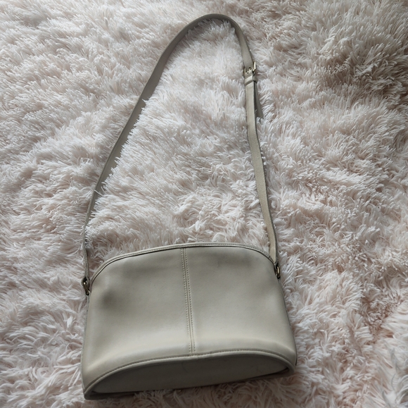 Elegant Cream Shoulder Bag,vintage Coach - Picture 1 of 14